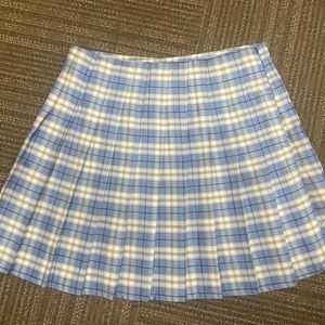 SUPER CUTE PLEADED PLAID SKIRT SIZE M.